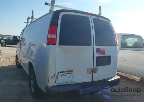 2014 Chevrolet Express 2500 Work Van z USA, uszkodzony, nr VIN 1GCWGFCA2E1156815